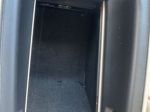 Used 2017 Mercedes-Benz C 300 4MATIC Sedan image 35