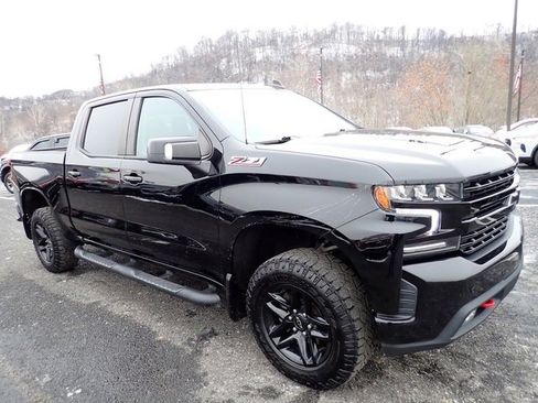 Used 2021 Chevrolet Silverado 1500 LT Trail Boss w/ Convenience Package II image 3