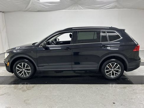 Used 2019 Volkswagen Tiguan SE w/ Panoramic Sunroof Package AWD/4WD image 6