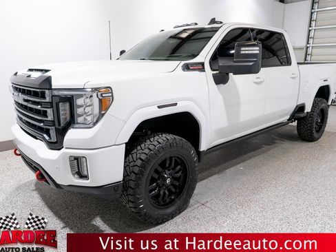 Used 2023 GMC Sierra 2500 AT4 w/ AT4 Preferred Package AWD/4WD image 2