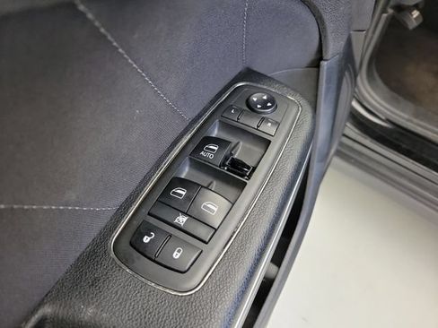 Used 2018 Dodge Charger R/T RWD image 18