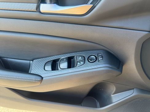 Used 2025 Nissan Altima 2.5 SV image 20