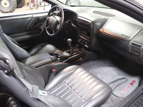 Used 2000 Chevrolet Camaro Z28 w/ SS Performance/Appearance Pkg image 24