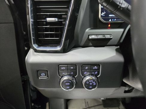Used 2024 GMC Sierra 2500 Denali w/ Technology Package image 42