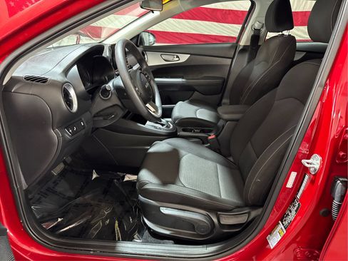 Used 2024 Kia Forte LXS w/ LXS Technology Package FWD image 9