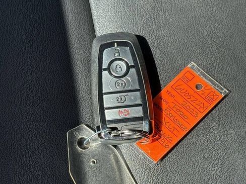 Used 2023 Ford Explorer XLT w/ Equipment Group 202A AWD/4WD image 33