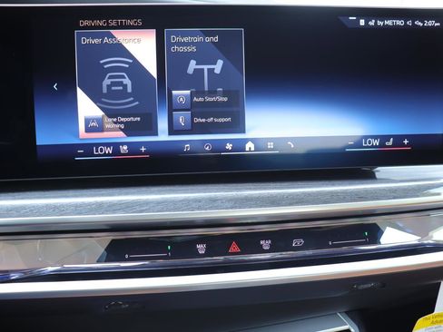 New 2026 BMW 740i xDrive w/ Premium Package image 33