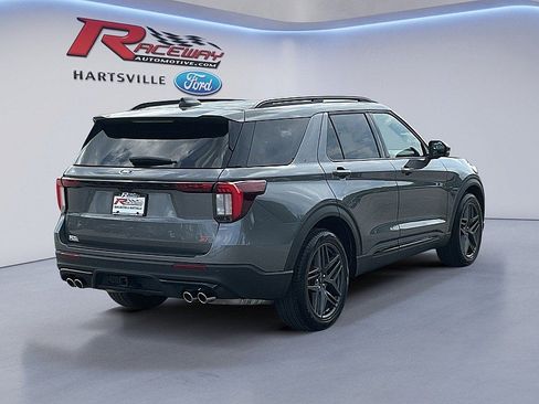 Used 2025 Ford Explorer ST AWD/4WD image 24
