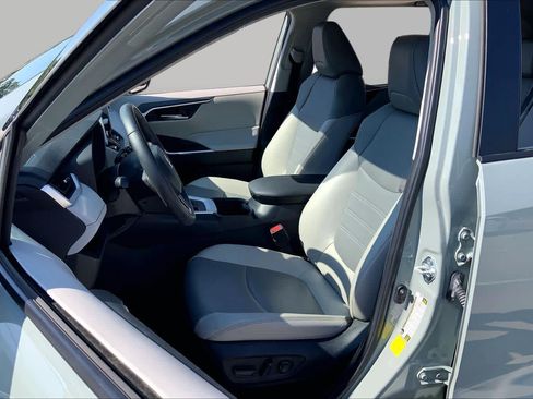 Used 2023 Toyota RAV4 XLE Premium FWD image 8