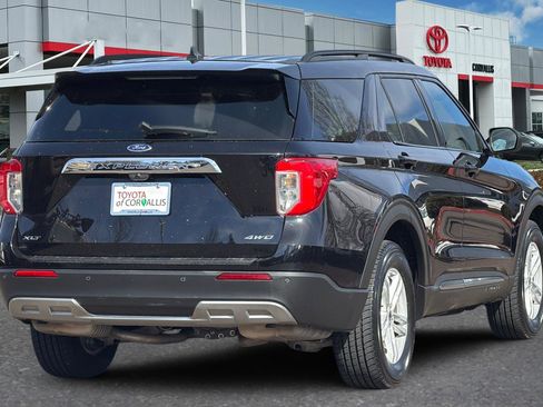 Used 2024 Ford Explorer XLT w/ Equipment Group 202A image 4