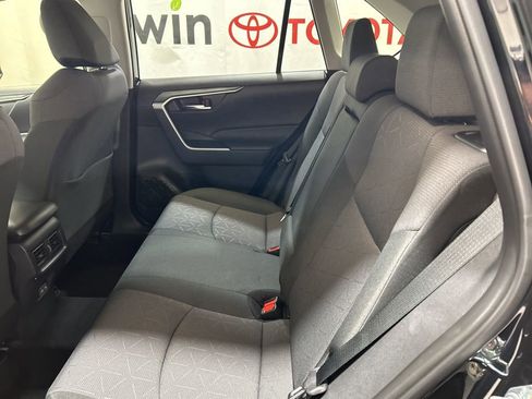 Used 2025 Toyota RAV4 XLE image 17
