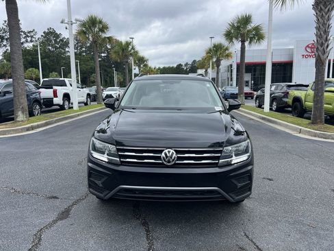 Used 2019 Volkswagen Tiguan SE w/ Panoramic Sunroof Package FWD image 3