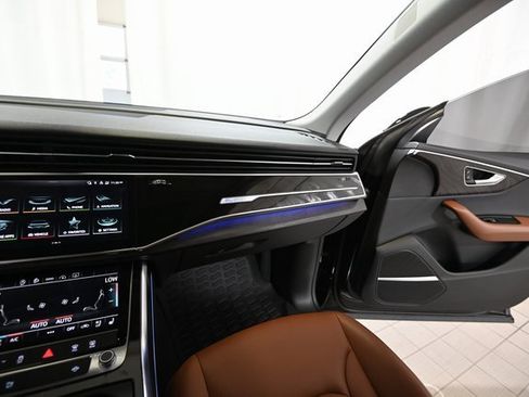 Used 2022 Audi Q8 Premium Plus w/ Premium Plus Package image 30