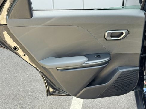 Used 2025 Kia K4 FWD image 38