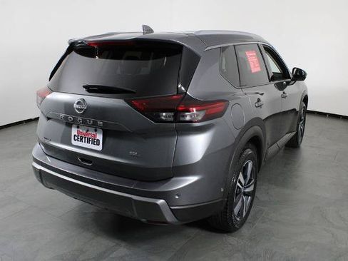 Certified 2026 Nissan Rogue SL FWD image 16