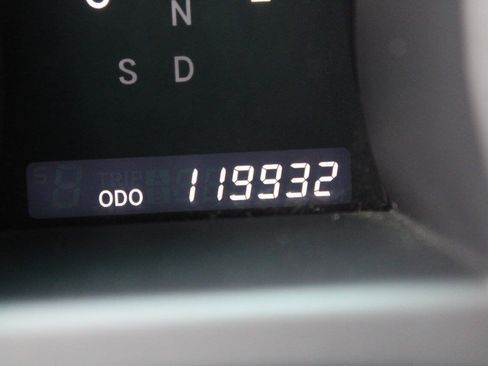 Used 2009 Toyota Highlander 2WD w/ Cold Weather Pkg image 17