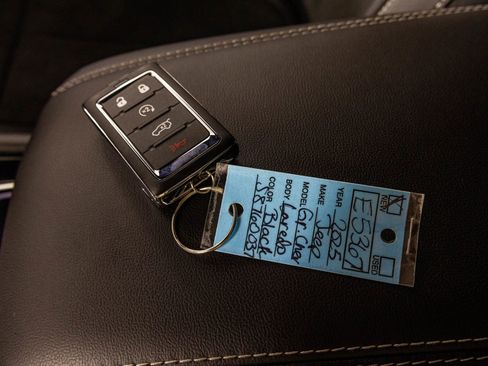 New 2025 Jeep Grand Cherokee Altitude w/ Trailer Tow Package image 42