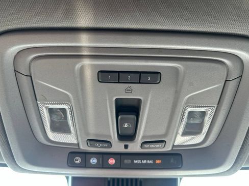 Used 2024 Chevrolet Silverado 1500 LTZ AWD/4WD image 39