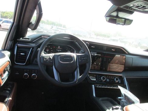 New 2026 GMC Sierra 2500 Denali Ultimate AWD/4WD image 14