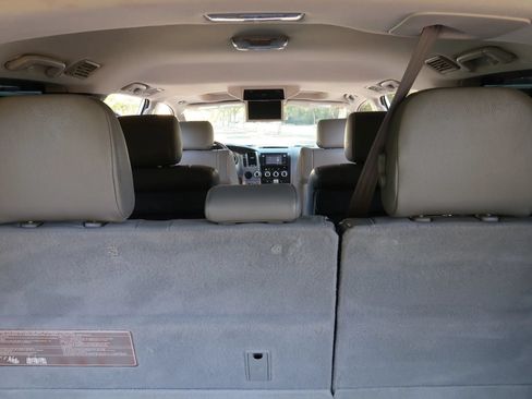 Used 2016 Toyota Sequoia Platinum RWD image 33