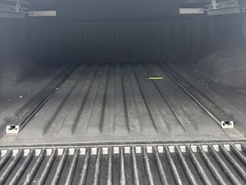 Used 2019 Nissan Titan SL image 10