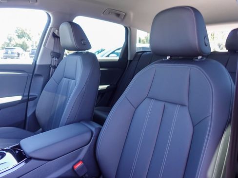 Used 2025 Audi Q6 e-tron Premium RWD image 18
