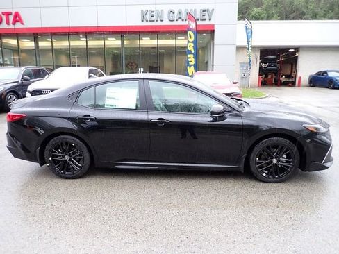 New 2026 Toyota Camry SE FWD image 2