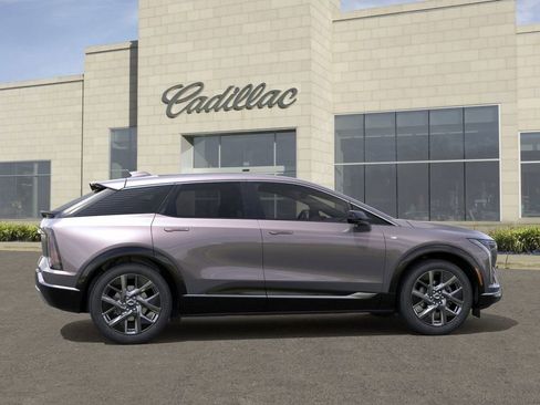 New 2026 Cadillac Optiq Luxury 1 image 5