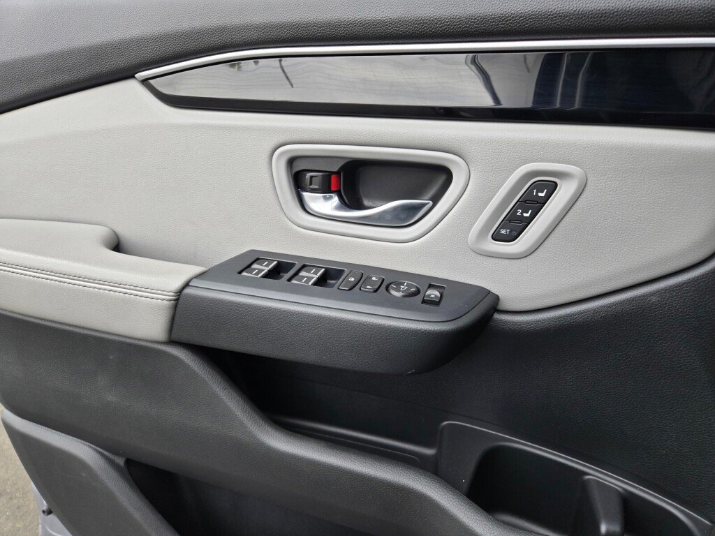 Certified 2025 Honda Pilot EX-L image 22