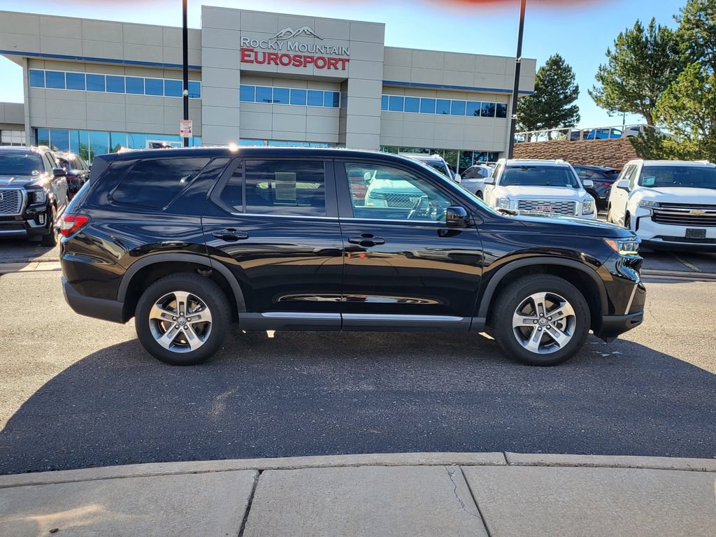 Used 2024 Honda Pilot EX-L image 2