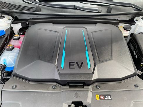 Used 2024 Hyundai Ioniq 5 SEL image 31