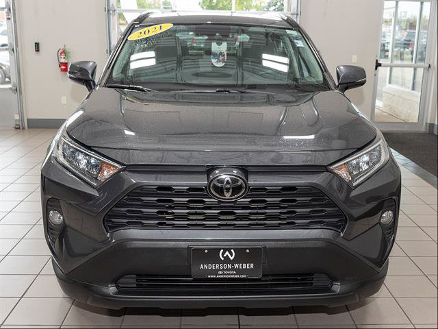 Used 2021 Toyota RAV4 XLE w/ XLE Grade Weather Package AWD/4WD image 4