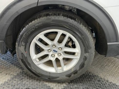 Used 2025 Ford Explorer Active AWD/4WD image 15