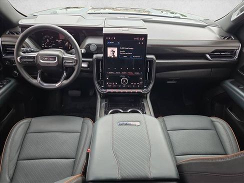 Used 2025 GMC Yukon XL AT4 w/ AT4 Premium Package AWD/4WD image 17