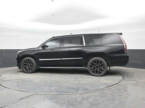 Used 2018 Cadillac Escalade ESV Luxury AWD/4WD image 3