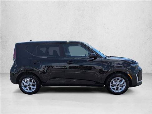 Used 2024 Kia Soul LX w/ Option Group 015 FWD image 4