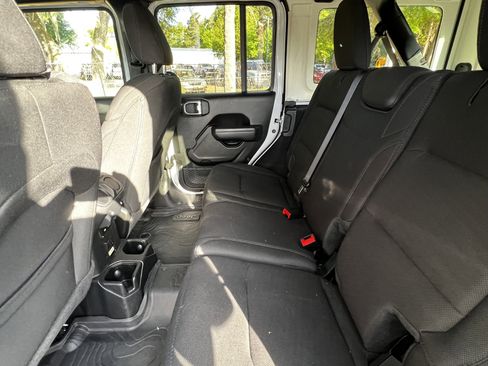 Used 2022 Jeep Wrangler Unlimited Sport w/ Sun And Sound Package image 33