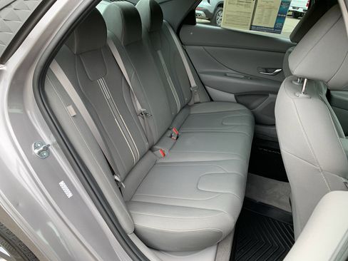 Used 2024 Hyundai Elantra SEL FWD image 29