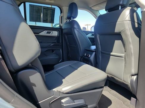 Used 2026 Ford Explorer Active w/ Active Comfort Package RWD image 25