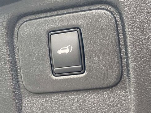 Used 2024 Nissan Murano SL image 11