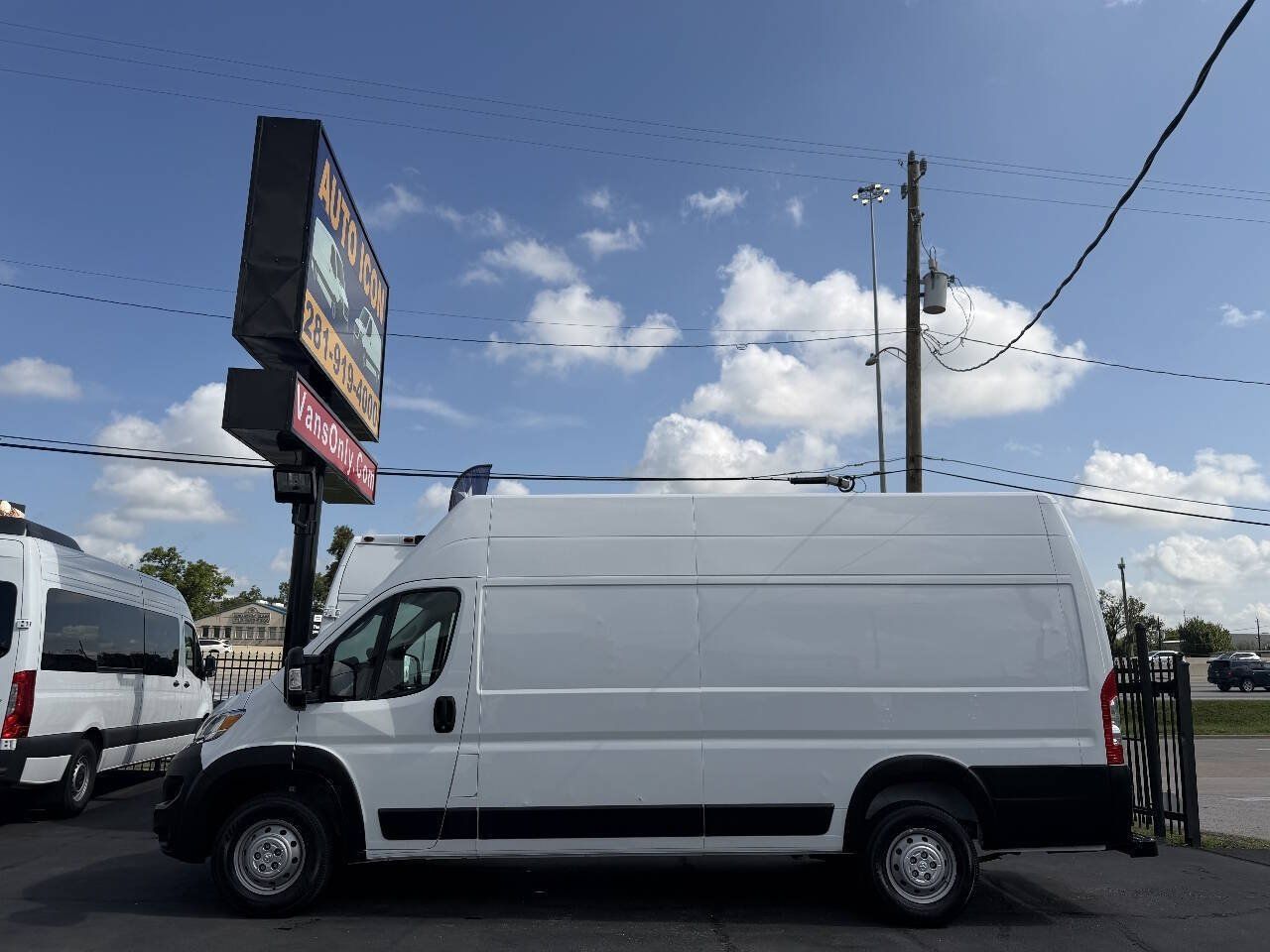Used 2023 RAM ProMaster 3500 w/ Lane Management Group FWD image 4