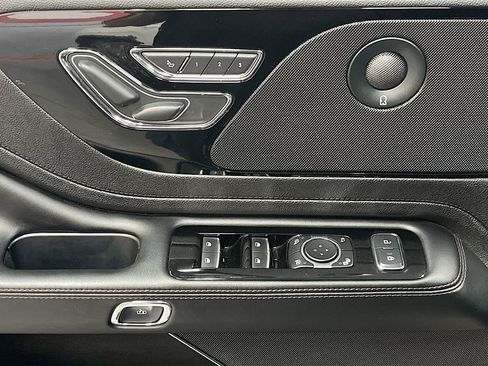 Used 2024 Lincoln Aviator Reserve AWD/4WD image 18