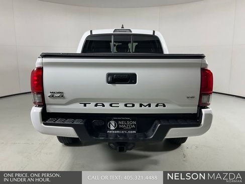 Used 2022 Toyota Tacoma SR AWD/4WD image 9