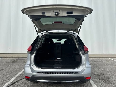 Used 2019 Nissan Rogue S w/ Special Edition Package FWD image 19