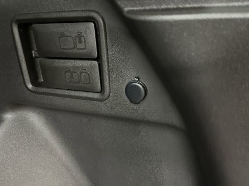 Certified 2022 GMC Terrain SLT w/ LPO, Floor Liner Package AWD/4WD image 30