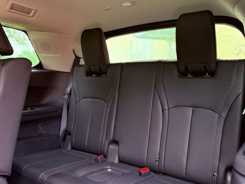 Certified 2026 INFINITI QX60 Luxe w/ Cargo Package FWD image 32