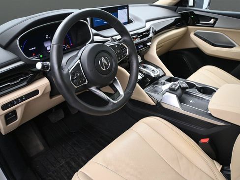 Used 2024 Acura MDX SH-AWD w/ Technology Package image 2