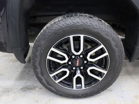 Used 2024 GMC Sierra 1500 AT4 w/ Technology Package AWD/4WD image 51