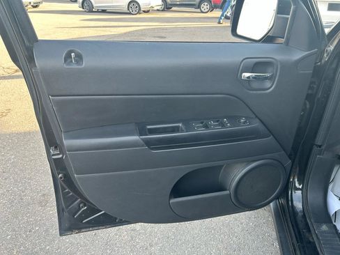 Used 2011 Jeep Patriot Latitude image 14