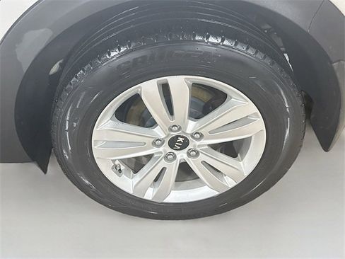 Used 2019 Kia Sportage LX image 10